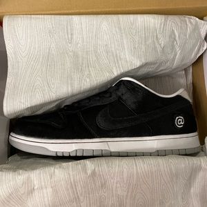 2020 Medicom toy Nike dunk low size 10.5